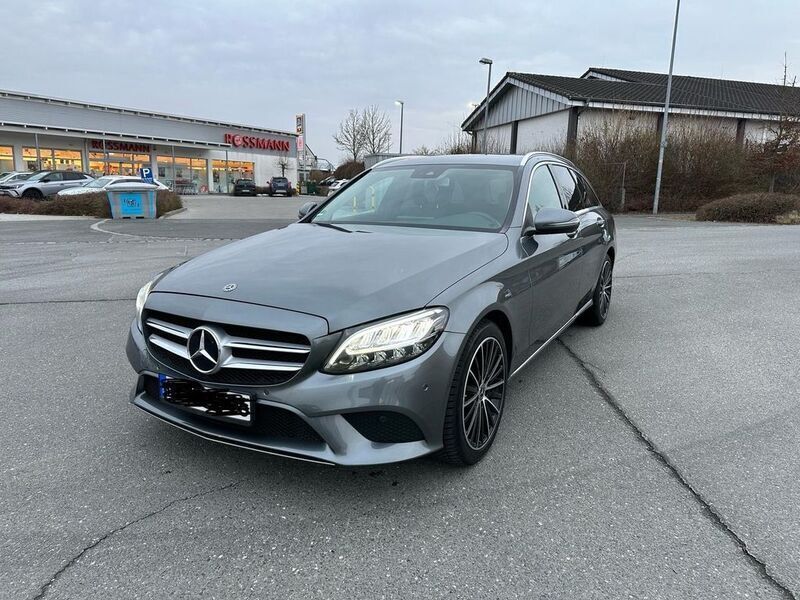 Grau Gebraucht 2019 Mercedes C200 Kombi | 22.999 € (Guter Preis) - Bild 1/4