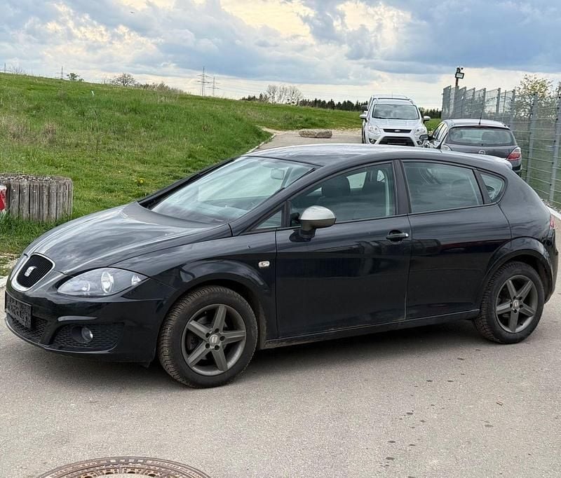 Second-hand Seat Leon 105 CP (77 kW) 2012 Negru Berlinǎ