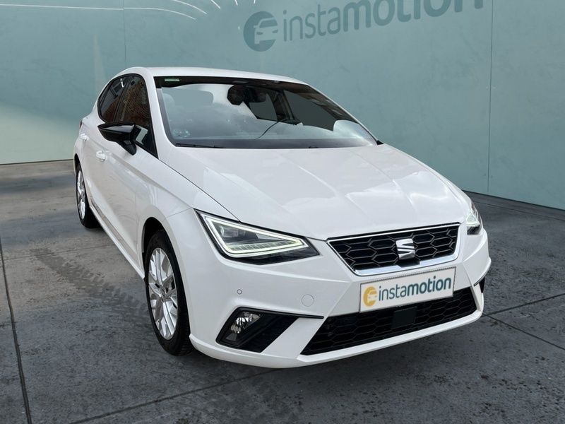 Weiß Gebraucht 2024 Seat Ibiza FR Limousine | 18.150 € (Guter Preis) - Bild 1/3
