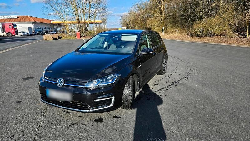 Schwarz Gebraucht 2019 VW e-Golf Kleinwagen | 14.700 € (Fairer Preis) - Bild 1/4
