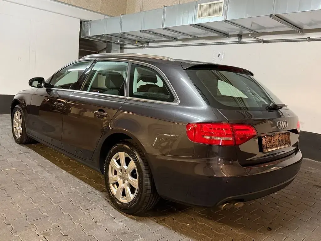 Gebraucht Audi A4 Ambition 143 PS (105 kW) 2012 Grau Kombi