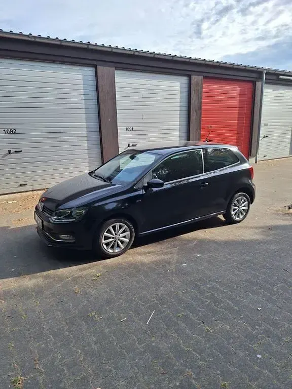 Gebraucht VW Polo LOUNGE 60 PS (44 kW) 2015 Schwarz Kleinwagen