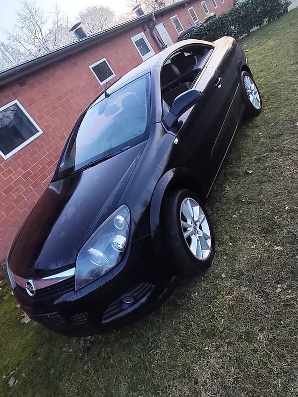 Gebraucht Opel Astra Cabriolet 140 PS (102 kW) 2008 Schwarz Cabrio