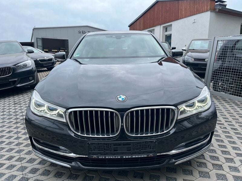 Gebraucht BMW 740 320 PS (235 kW) 2016 Schwarz Limousine