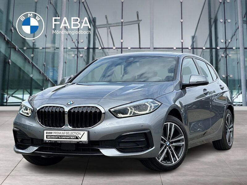 Grau Gebraucht 2022 BMW 118 Sport Line Kleinwagen | 23.450 € (Fairer Preis) - Bild 1/4