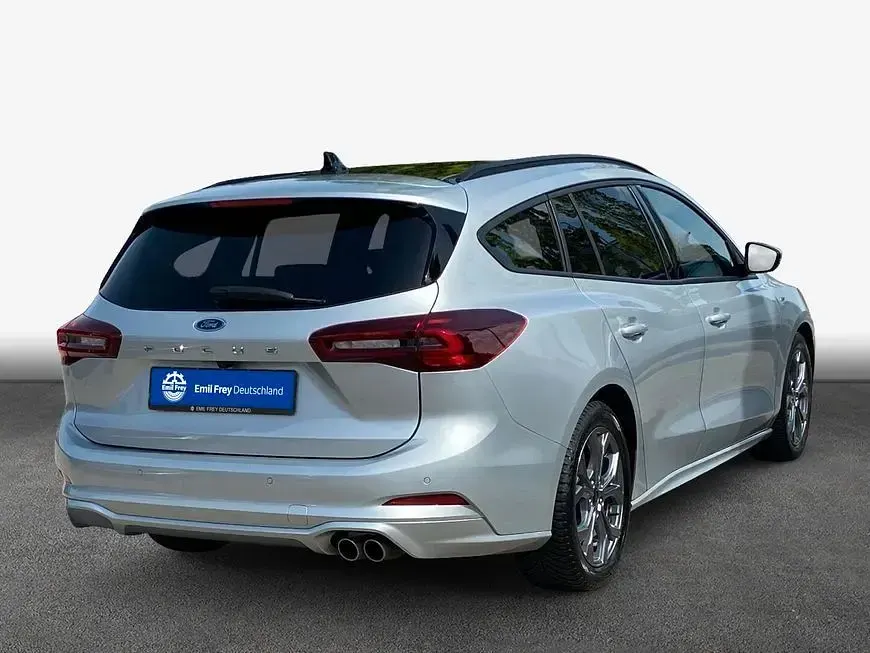Gebraucht Ford Focus ST-Line X 155 PS (114 kW) 2024 Silber Limousine