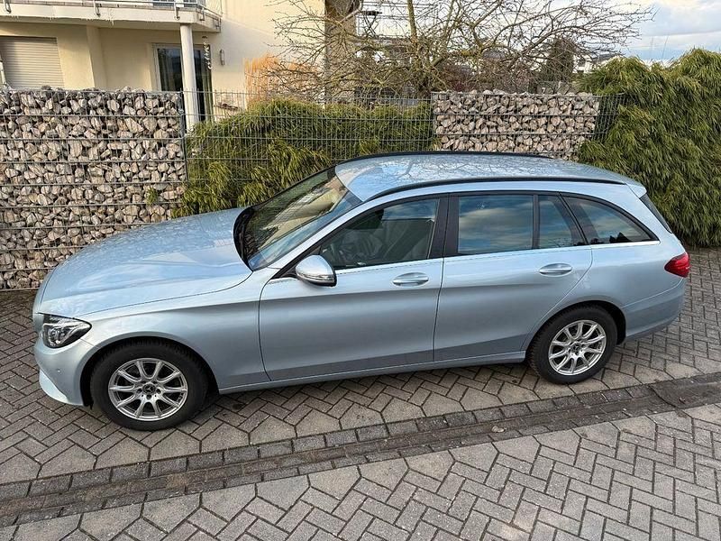 Gebraucht Mercedes C220 170 PS (125 kW) 2017 Silber Kombi