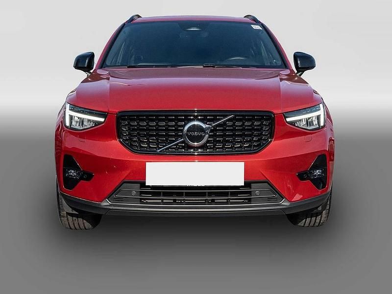 Gebraucht Volvo XC40 Plus 163 PS (119 kW) 2023 Rot SUV