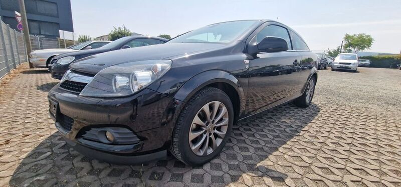 Schwarz Gebraucht 2010 Opel Astra GTC Edition Coupé | 2.990 € (Superpreis) - Bild 1/4