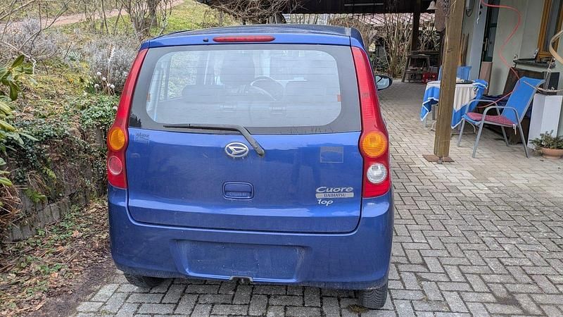 Gebraucht Daihatsu Cuore 70 PS (51 kW) 2009 Blau Kleinwagen