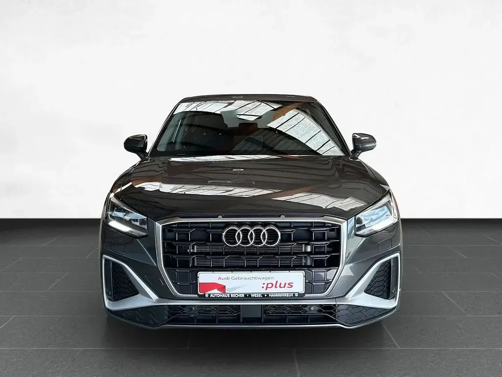 Gebraucht Audi Q2 S-Line 150 PS (110 kW) 2024 Grau SUV