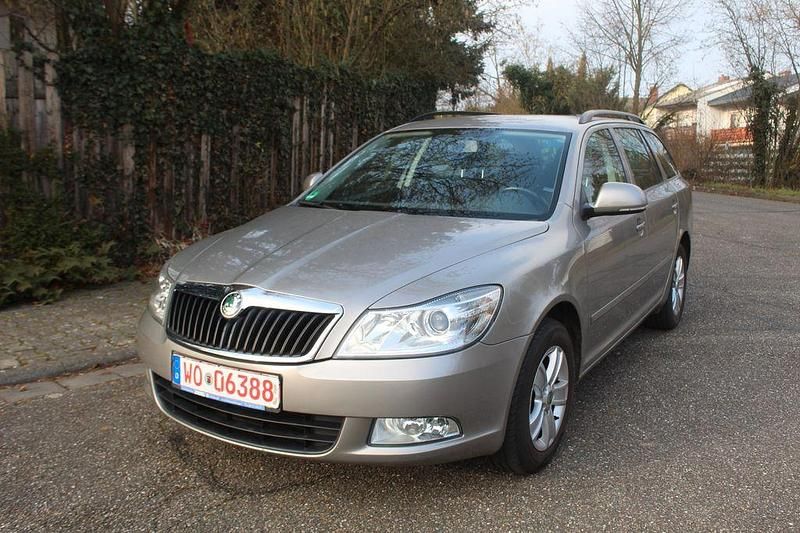 Second-hand Skoda Octavia Impuls Edition 105 CP (77 kW) 2010 Auriu Break