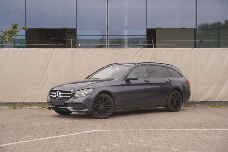 Grau Gebraucht 2015 Mercedes C200 Limousine | 7.400 € (Guter Preis) - Bild 1/4