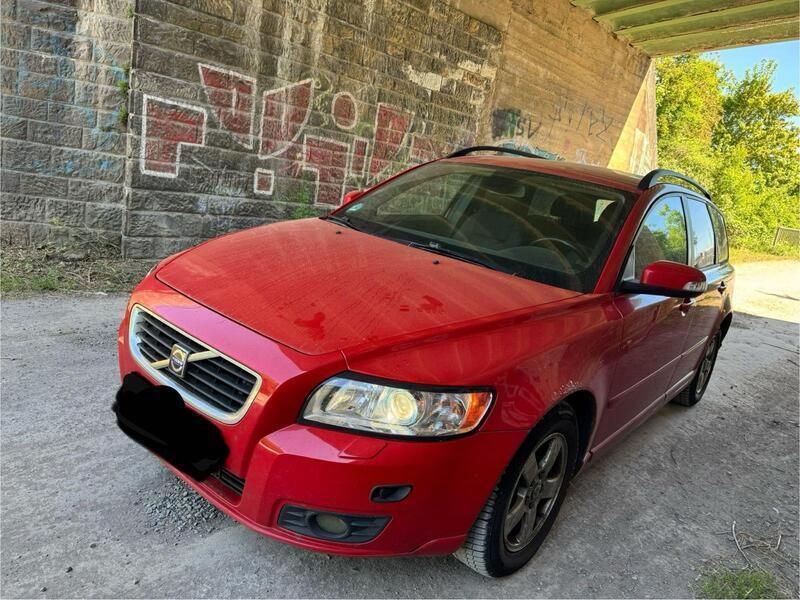 Rot Gebraucht 2008 Volvo V50 Kombi | 1.400 € (Superpreis) - Bild 1/4