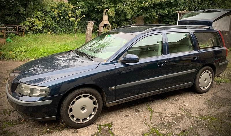 Blau Gebraucht 2002 Volvo V70 Kombi | 900 € (Guter Preis) - Bild 1/4