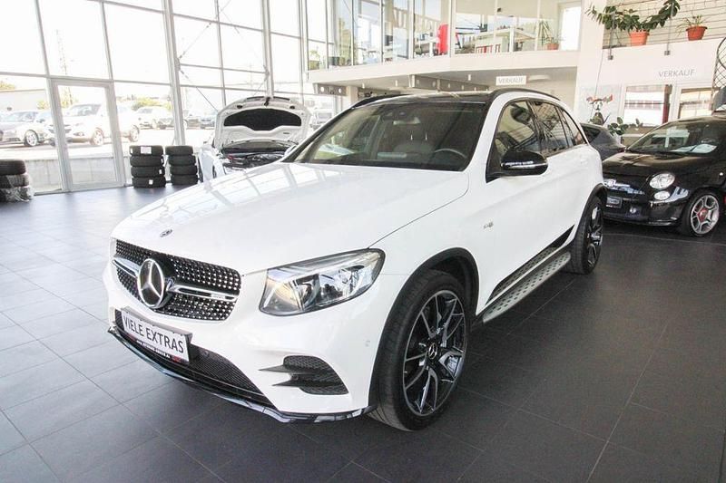 Weiß Gebraucht 2017 Mercedes GLC43 AMG AMG SUV | 31.990 € (Fairer Preis) - Bild 1/4