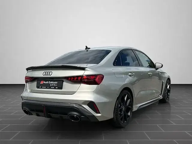 Gebraucht Audi RS3 Sport 400 PS (294 kW) 2025 Individuallackierungen audi e Limousine