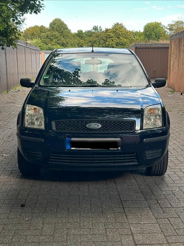 Blau Gebraucht 2005 Ford Fusion Kombi | 1.400 € (Fairer Preis) - Bild 1/4