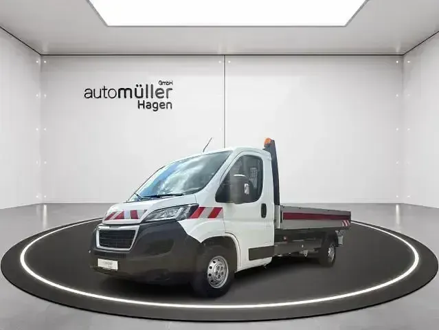 Gebraucht Peugeot Boxer 140 PS (102 kW) 2020 Weiß Van