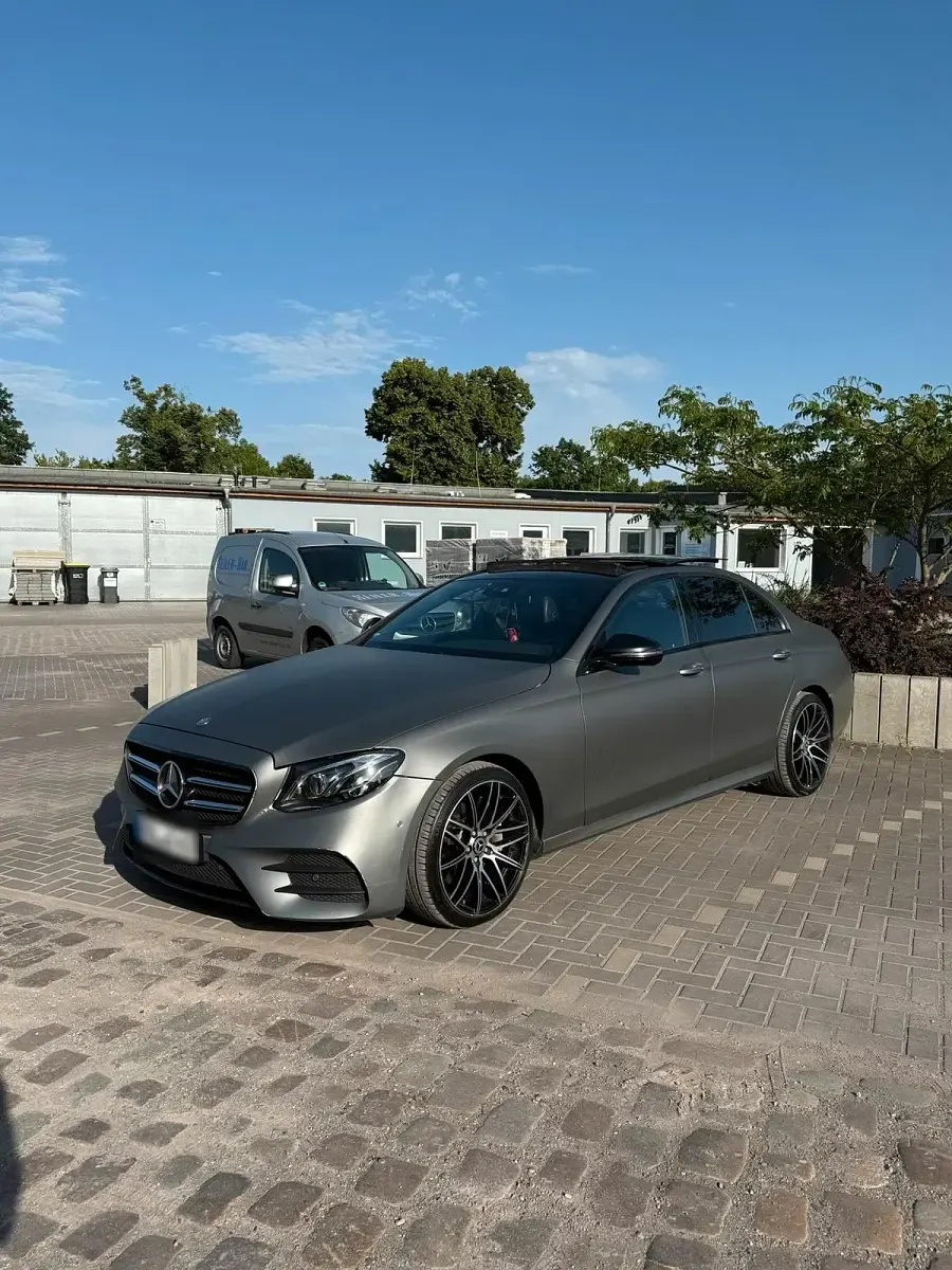 Gebraucht Mercedes E220 194 PS (142 kW) 2016 Weiß Limousine