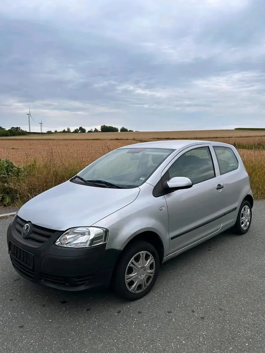 Gebraucht VW Fox 54 PS (39 kW) 2007 Grau Kleinwagen