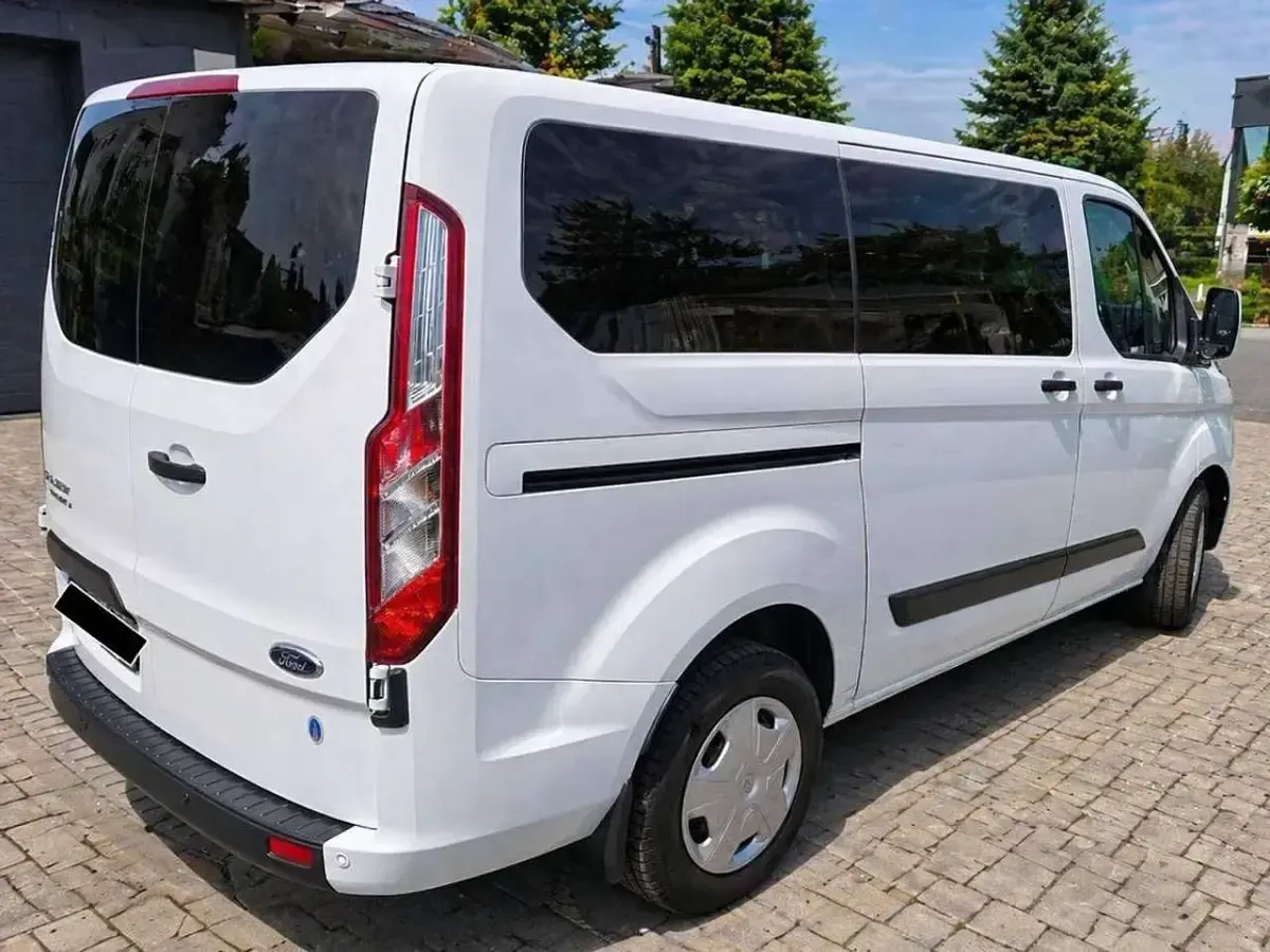 Gebraucht Ford Tourneo Trend 131 PS (96 kW) 2020 Weiß Van / Kleinbus