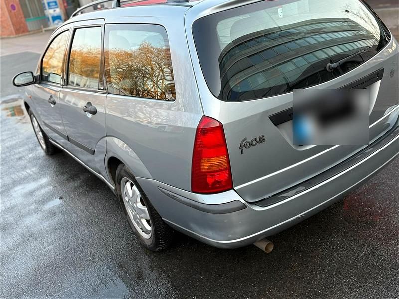 Gebraucht Ford Focus 130 PS (95 kW) 2002 Silber Kombi
