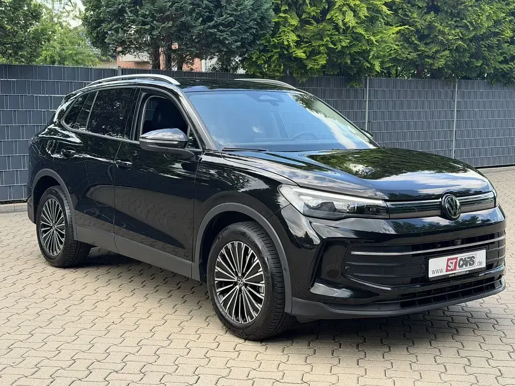 Gebraucht VW Tiguan Goal 131 PS (96 kW) 2025 Schwarz SUV