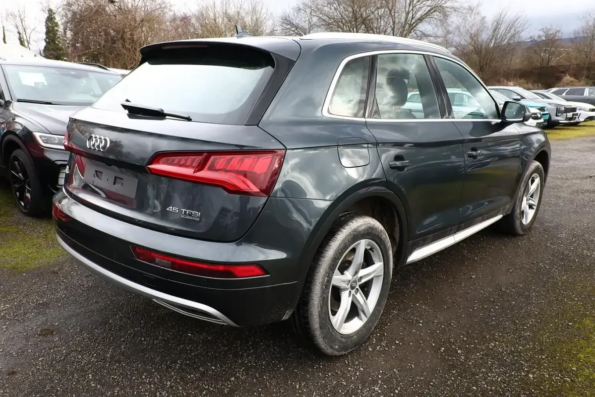 Gebraucht Audi Q5 Sport 245 PS (180 kW) 2020 Manhattan grau metallic SUV