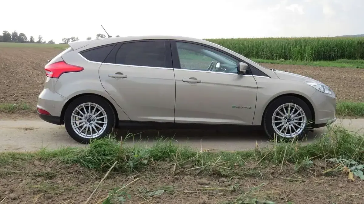 Gebraucht Ford Focus 108 kW (147 PS) 2017 Bronze Limousine
