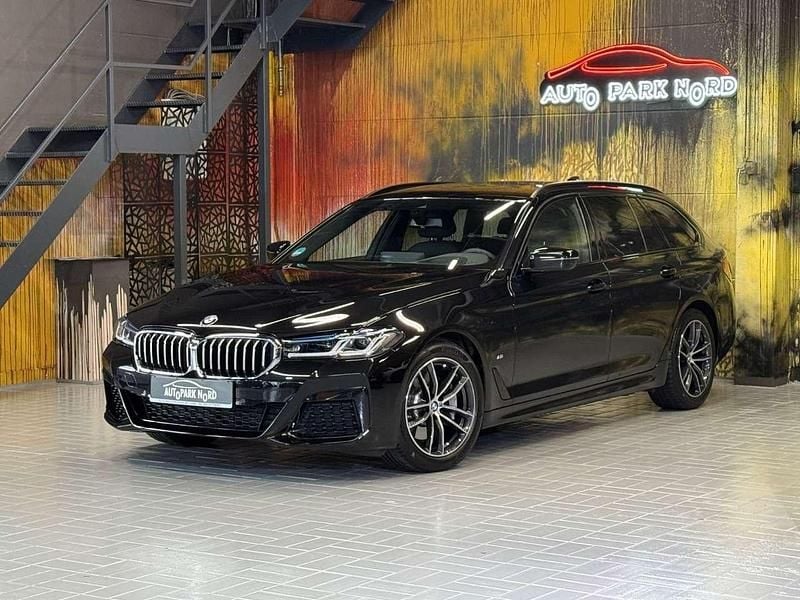 Saphirschwarz metalic Gebraucht 2024 BMW 530 M Sport Kombi | 41.900 € (Fairer Preis) - Bild 1/4