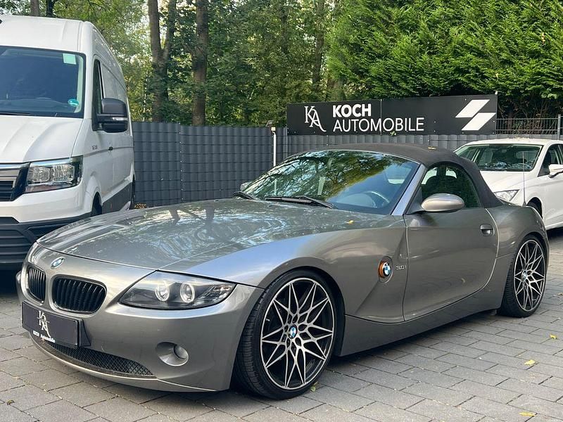Grau Gebraucht 2003 BMW Z4 Sport Line Cabrio | 14.899 € (Fairer Preis) - Bild 1/4