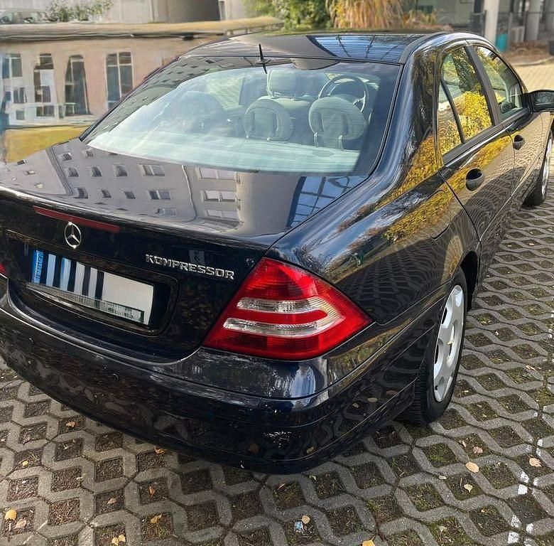 Gebraucht Mercedes C180 Classic 143 PS (105 kW) 2006 Blau Limousine