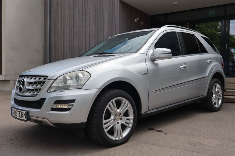 Silber Gebraucht 2010 Mercedes ML300 SUV | 8.990 € (Superpreis) - Bild 1/4