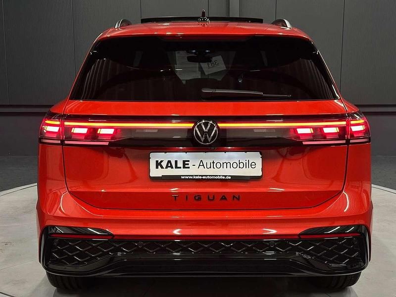 Gebraucht VW Tiguan Style 150 PS (110 kW) 2024 Persimmon red metallic SUV