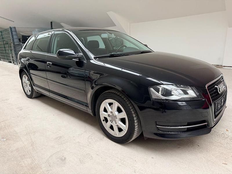 Schwarz Gebraucht 2011 Audi A3 Ambiente Limousine | 6.400 € (Fairer Preis) - Bild 1/4