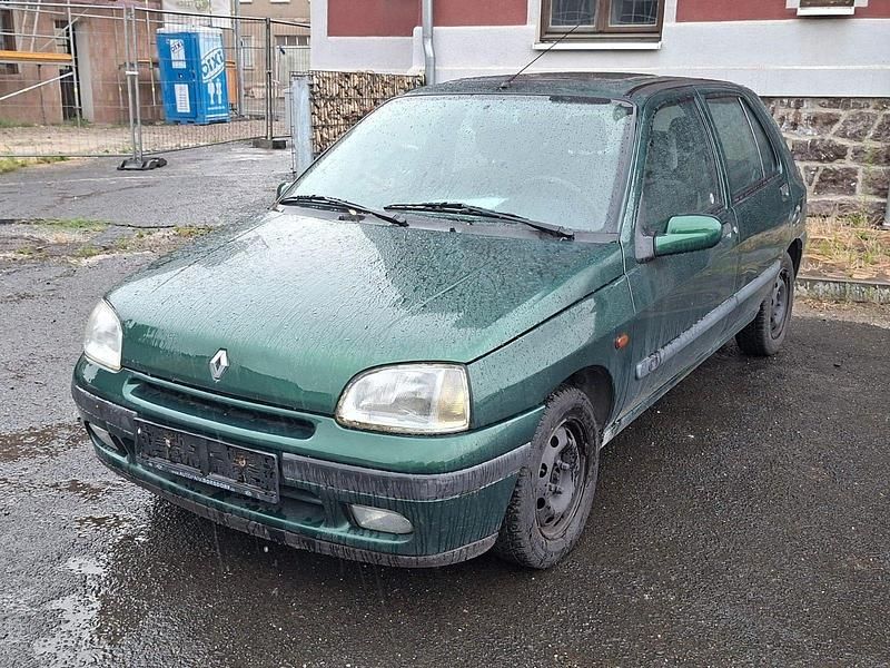Gebraucht Renault Clio II 75 PS (55 kW) 1998 Grün Kleinwagen