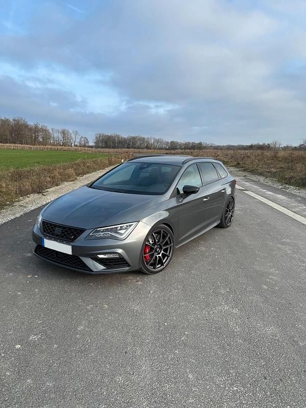 Grau Gebraucht 2018 Seat Leon ST CUPRA Kombi | 22.000 € (Teuer) - Bild 1/4