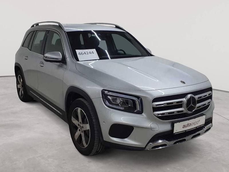 Iridiumsilber metallic Gebraucht 2020 Mercedes GLB200 Progressive SUV | 26.390 € (Superpreis) - Bild 1/4