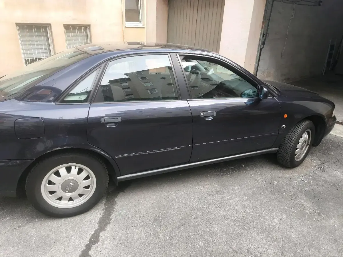 Gebraucht Audi A4 1996 Blau Limousine