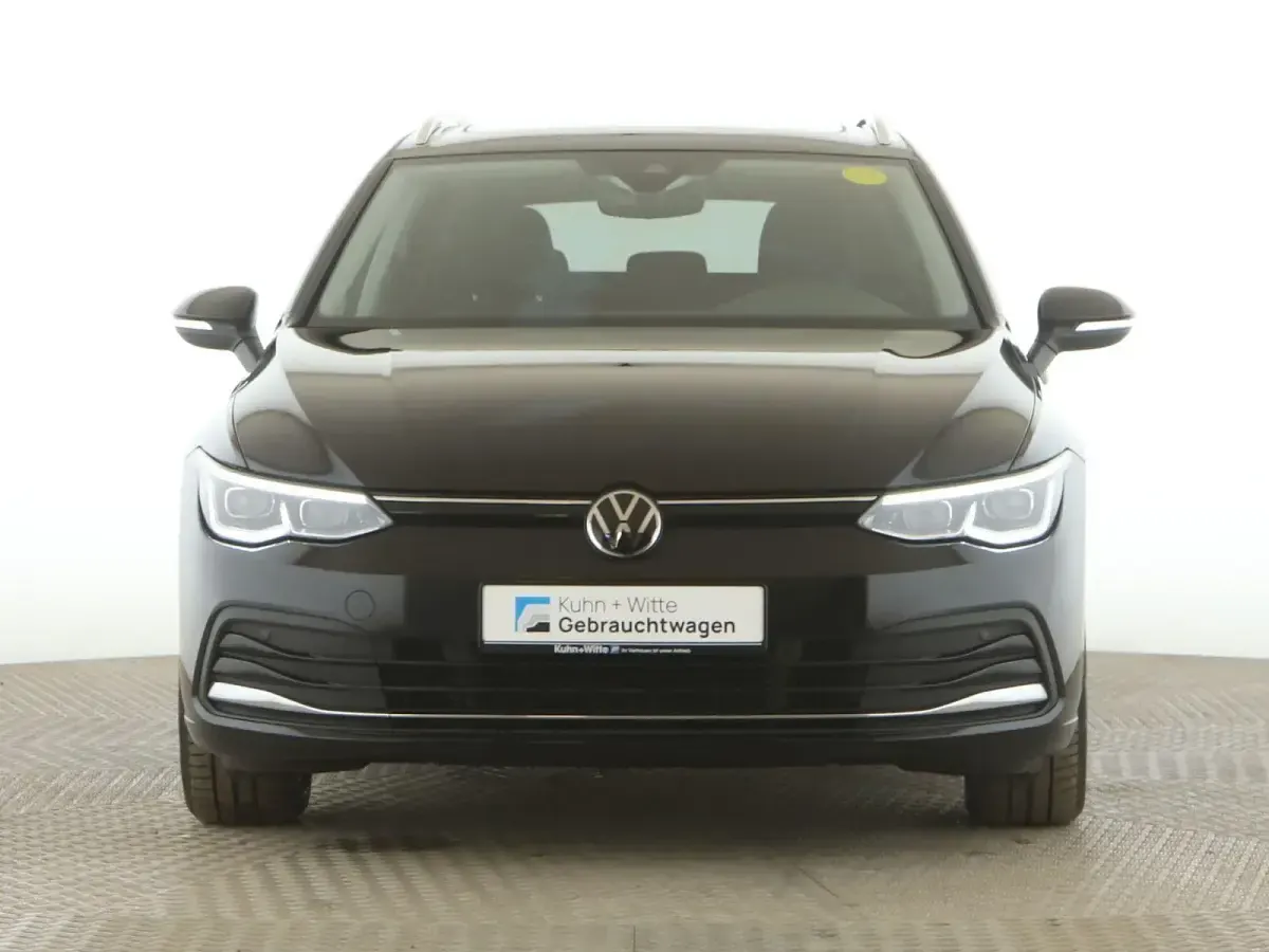 Gebraucht VW Golf VIII Active 150 PS (110 kW) 2022 Schwarz Kombi