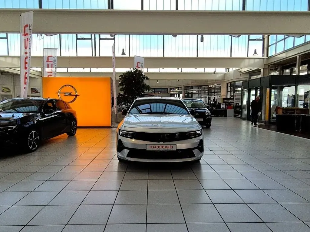 Neu Opel Astra 144 PS (105 kW) 2026 Silber Limousine