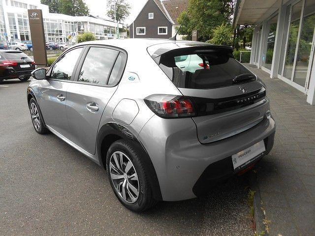 Gebraucht Peugeot e-208 Active 100 kW (136 PS) 2019 Artense) (silber Kleinwagen