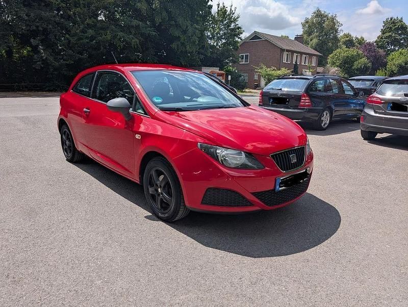 Rot Gebraucht 2011 Seat Ibiza SC Reference Kleinwagen | 3.599 € (Guter Preis) - Bild 1/4