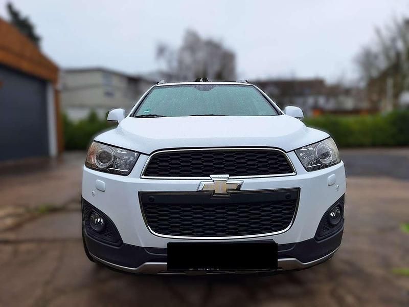 Weiß Gebraucht 2013 Chevrolet Captiva LT SUV | 9.000 € (Etwas zu teuer) - Bild 1/4