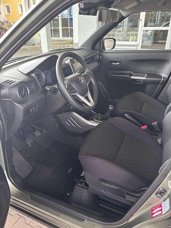 Gebraucht Suzuki Ignis Comfort 83 PS (61 kW) 2024 Tough khaki SUV