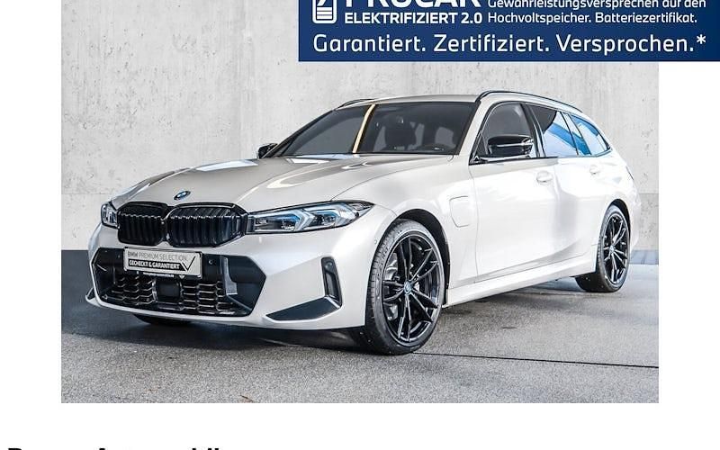 Gebraucht BMW 330e Shadowline 292 PS (214 kW) 2024 Weiß Kombi