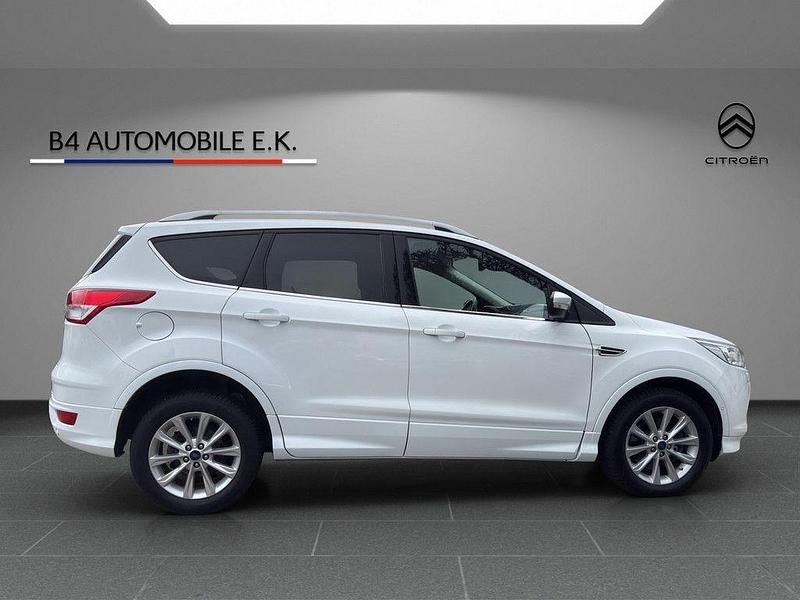 Gebraucht Ford Kuga Titanium 120 PS (88 kW) 2016 Weiß SUV