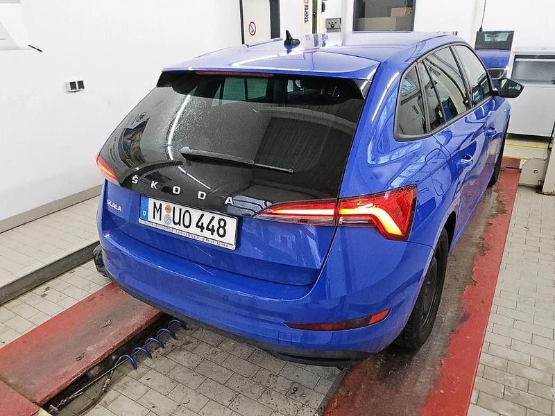 Gebraucht Skoda Scala Drive 116 PS (85 kW) 2020 Blau Kleinwagen