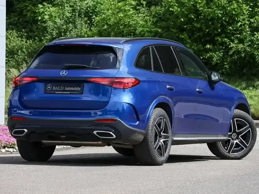 Gebraucht Mercedes GLC300 AMG 258 PS (189 kW) 2025 Blau metalliclack spektralblau SUV